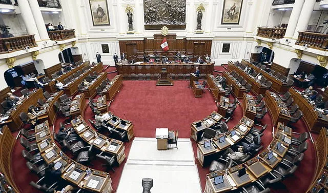 Mala costumbre. Ausencia de legisladores fue notoria. Foto: Antonio Melgarejo/La República