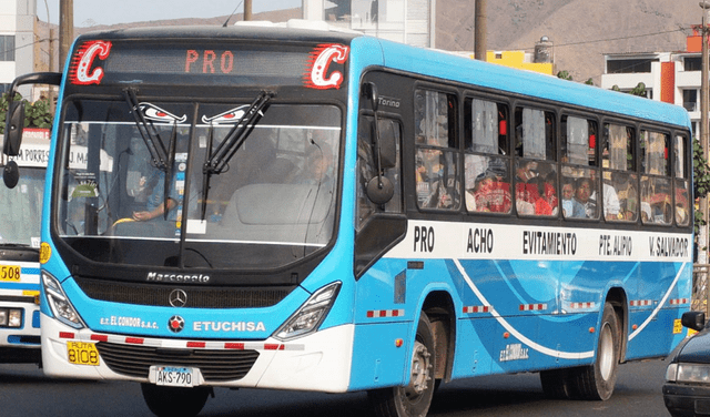 Los buses Los Chinos conectan los distritos de Villa El Salvador y Puente Piedra