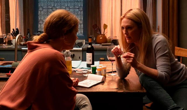 Anna (Amy Adams) con la supuesta "Jane" (Julianne Moore). Foto: 20th Century / Netflix