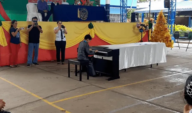 Hiram Gabriel Reátegui con solo 8 años comenzó a destacar en la música en la ciudad de Tarapoto