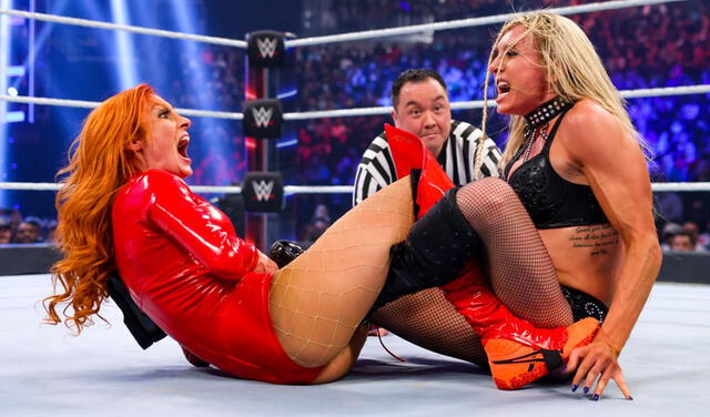 Becky Lynch derrotó a Charlotte Flair en Survivor Series. Foto: WWE