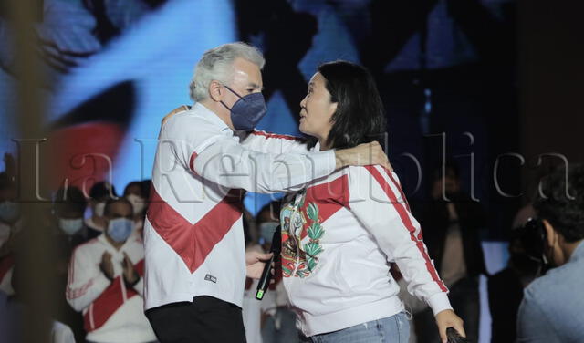Keiko Fujimori recibe el apoyo de Álvaro Vargas Llosa. Foto: John Reyes/La República
