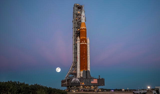 El cohete Space Launch System (SLS), que carga a la nave Orion, despegará el lunes 29 de agosto desde el Centro Espacial Kennedy, en Cabo Cañaveral, Florida (EE. UU.). Foto: NASA