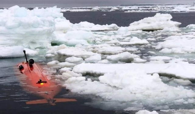 El submarino Ran exploró la base del glaciar. Foto: Filip Stedt