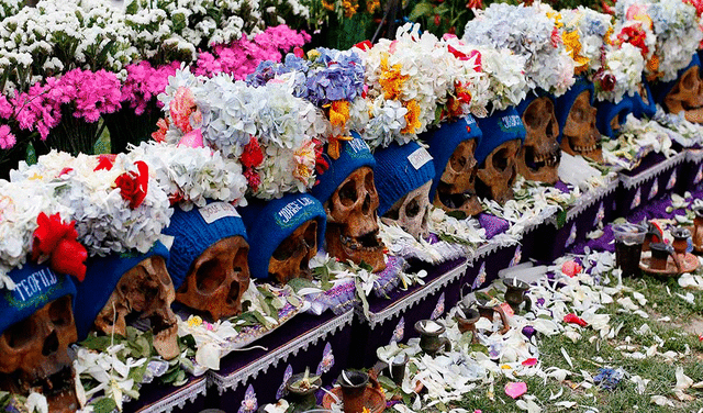 Algunas culturas realizan rituales para ayudar a sus familiares en el proceso hacia la ‘otra vida’. Foto: captura de Ecofuneral