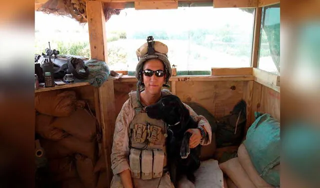 Facebook viral: veterano de la marina adopta a perrita que lo salvó de peligrosas misiones