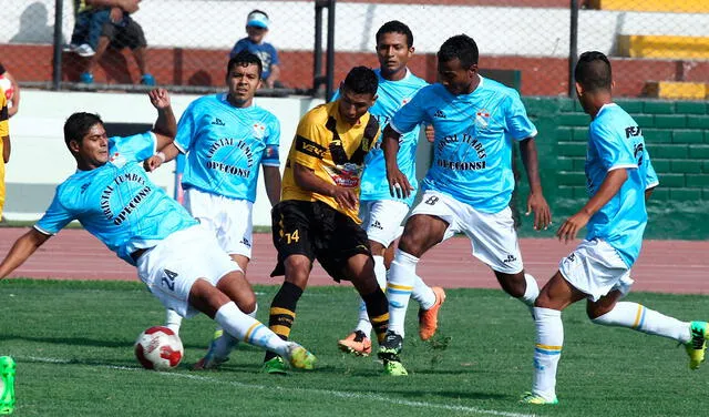 Cristal Tumbes fue eliminado por Cantolao en la Copa Perú 2015. Foto: GLR