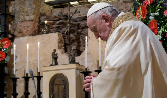  La misa del Jueves Santo abre el Triduo Pascual, el momento más importante del año litúrgico de la Iglesia católica y estará dirigido por el Papa desde la basílica de San Pedro. Foto: AFP    