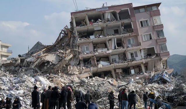  Edificios destruidos en un área residencial de Antakya, Turquía. Foto: dpa    