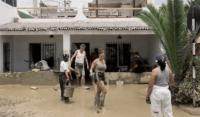  Daños. En Cieneguilla, decenas de casas resultaron inundadas tras activarse las quebradas. Foto: Gerardo Marín/La República   