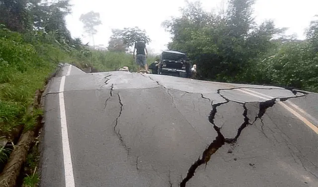  Las lluvias han afectado enormemente las carreteras. Foto: Clinton Medina/La República   