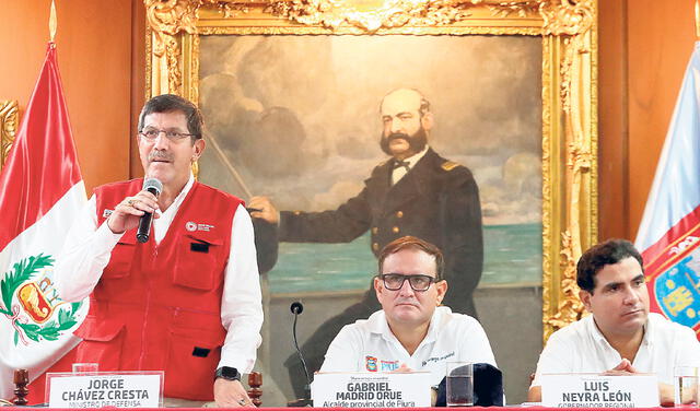 Diálogo. Ministro Chávez y alcalde de Piura, Gabriel Madrid. Foto: difusión   