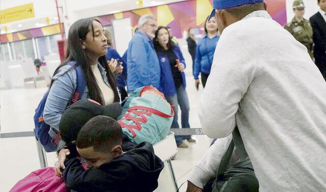 Despedida. Niños se despidieron de sus padres sin papeles. Foto: difusión   