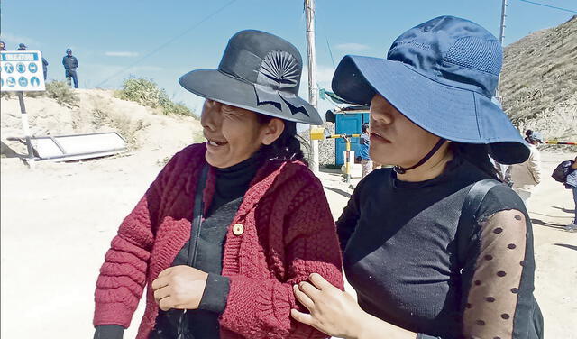 Tristeza. Esposa e hija de minero Marcelino Calcina. Foto: difusión   