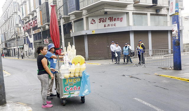 Alerta. Así lucen las calles tras la intervención. Los comerciantes han advertido que regresarán. Foto: Félix Contreras/La República   