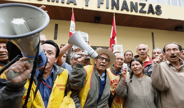  No dan marcha atrás. Exaportantes exigen la devolución total de sus descuentos al Fonavi. Foto: La República   