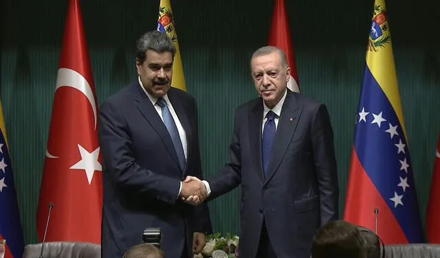 Nicolás Maduro felicitó a Recep Tayyip Erdogan por su triunfo en las elecciones de Turquía este domingo 28 de mayo. Foto: AFP   