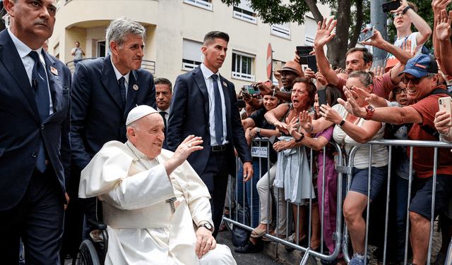 Papa Francisco llegó este martes a Lisboa para participar en la Jornada Mundial de la Juventud (JMJ). Foto: AFP   