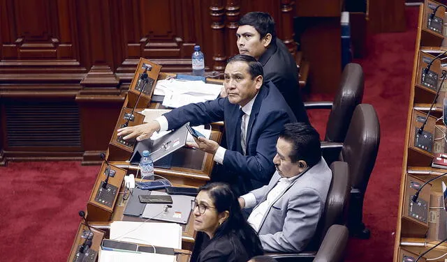 El origen. El 13 de enero de este año, el congresista Flavio Cruz de PL presentó el proyecto de ley. Foto: Antonio Melgarejo/La República   
