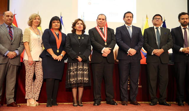Autoridades presentes en el II Congreso Internacional de Flagrancia realizado en Lima. Foto: Poder Judicial   