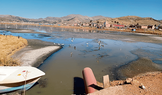  Baño de Puno. Las tuberías de aguas servidas van a la primera laguna de oxidación. Foto: difusión   