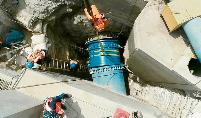  Obra. Empalme de tubos terminó a las 4 p.m., según Sedapal. Foto: difusión   