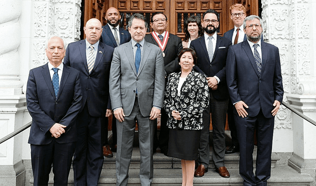  Reunión. Roig, del Gobierno de EE. UU., oyó a JNJ, JNE y ONPE. Foto: difusión   