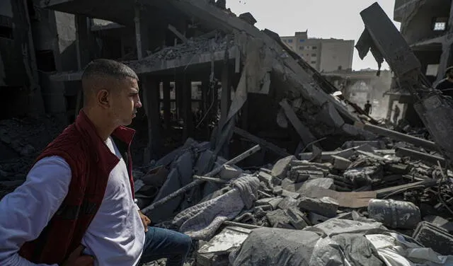  Operaciones de búsqueda tras los ataques aéreos en el norte de Gaza. Foto: Agencia EFE  