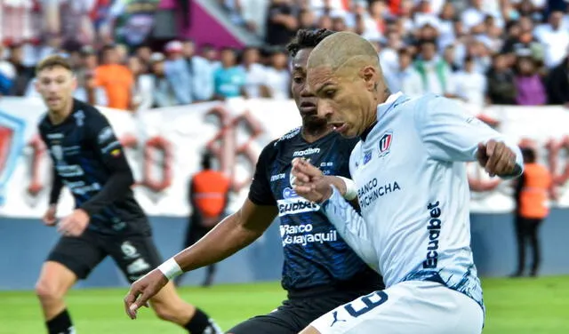 Paolo Guerrero llegó a LDU Quito procedente del Racing. Foto: LDU Quito.   