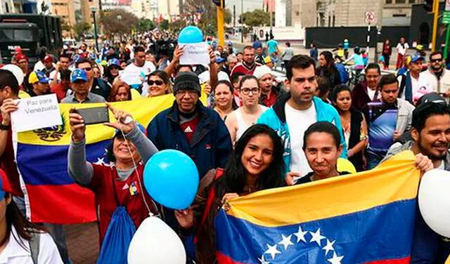  7,7 millones es la cifra de personas que han dejado Venezuela por la crisis que enfrenta, según Acnur. Foto: composición LR/Twitter   