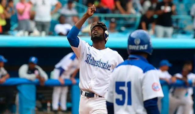 Industriales ganó 7-2 en el juego 4 y evitó la barrida. Foto: JIT   