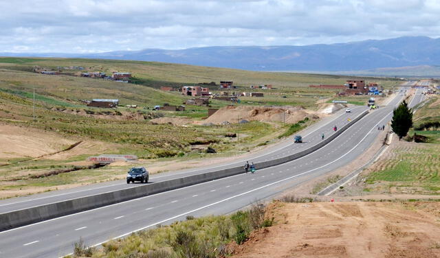 La Integración Vial Tacna - La Paz es un proyecto que promueve el Ministerio de Transportes y Comunicaciones.   