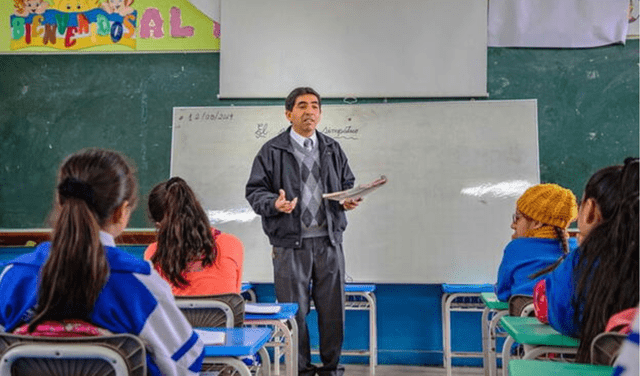 El curso de Educación Cívica planea volver a la currícula escolar. Foto: difusión   