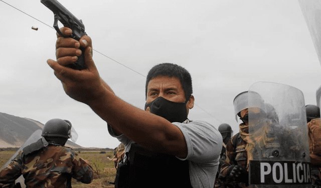 El suboficial Víctor Bueno durante el paro agrario.    