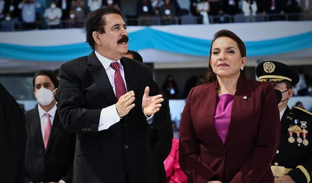 Presidenta de Honduras, Xiomara Castro, junto a su esposo, Manuel Zelaya, expresidente de Honduras. Foto: David Romero   