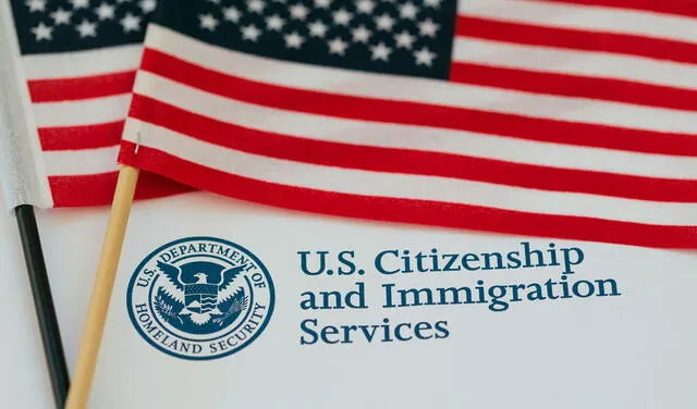  Si eres una persona que no tiene fluidez al hablar inglés, existen formas de resolver este problema en el USCIS. Foto: El Sol News   