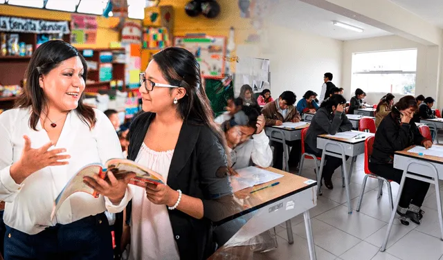 Los docentes y auxiliares podrán acceder a un bono extraordinario de S/380, que beneficiaría a 420.000 docentes. Foto: composición LR   