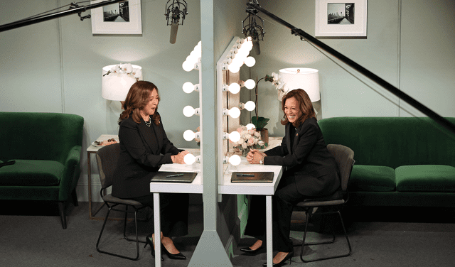  Kamala Harris en Saturday Night Live junto a Maya Rudolph. Foto: AFP    