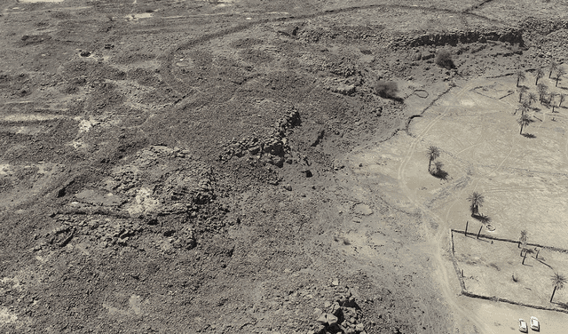  La capa de rocas basálticas que cubría el sitio evitó saqueos y erosionó el asentamiento a lo largo de milenios, permitiendo que permaneciera casi intacto. Foto: PLOS ONE   