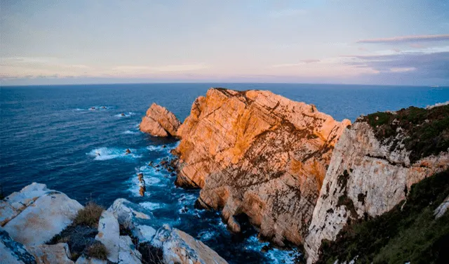  El cañón de Avilés el cañón de Avilés se encuentra en el mar Cantábrico, cerca de la costa asturiana. Foto: Sitios de España   