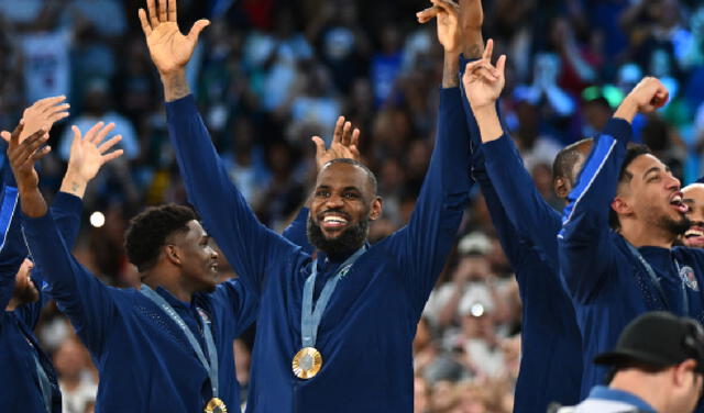 LeBron James logró su último oro olímpico en París 2024.   