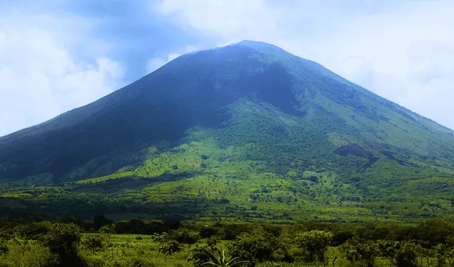  El volcán de Usulután es uno de los volcanes más importantes de El Salvador. Foto: edición LR/EFE   