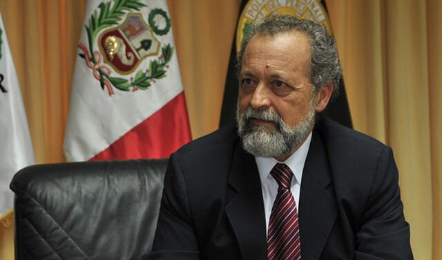 El exministro del Interior, Ricardo Valdés, indicó que Boluarte mantiene cerca a Santiváñez por las investigaciones judiciales que tendrá que enfrentar en el futuro. Foto: difusión El exministro del Interior, Ricardo Valdés, indicó que Boluarte mantiene cerca a Santiváñez por las investigaciones judiciales que tendrá que enfrentar en el futuro. Foto: difusión