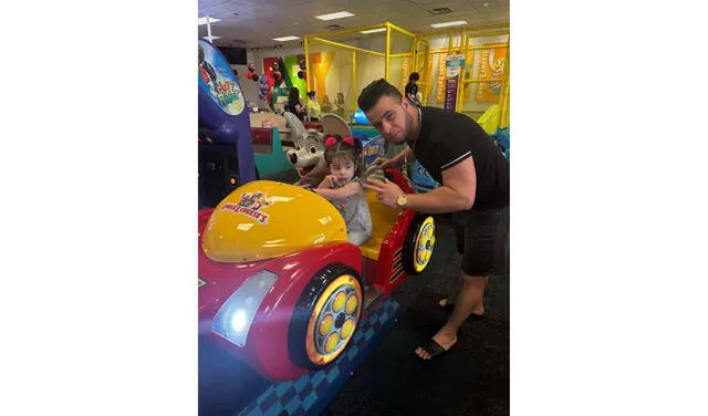  Deivy Alemán Oropesa junto a su hija. Fuente: Facebook   