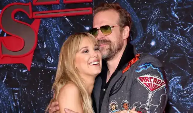 Millie Bobby Brown y David Harbour. Foto: difusión