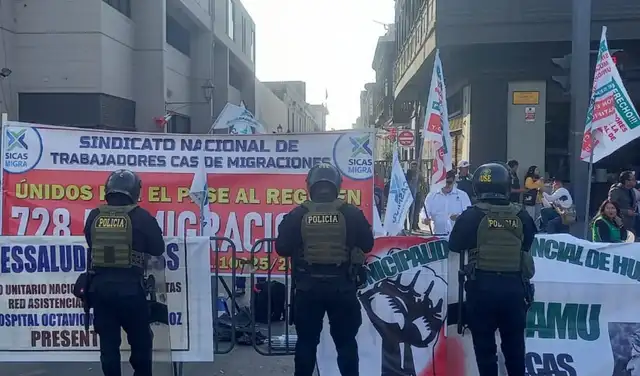 Plantón frente al Congreso el día 17 de septiembre. Créditos: Sicasmigra