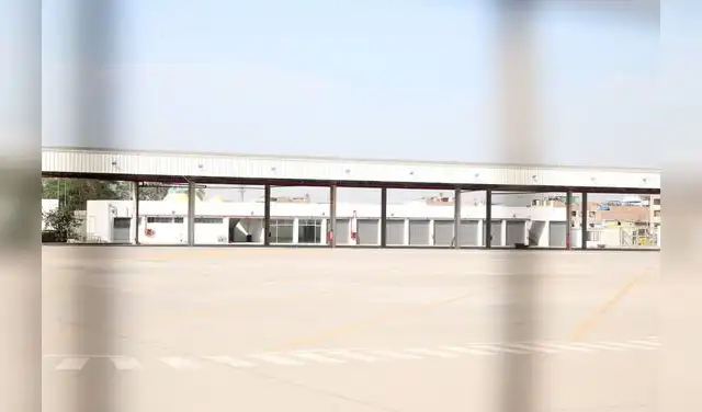 Patio de maniobras del Metropolitano en la av. Los Incas, en Comas.