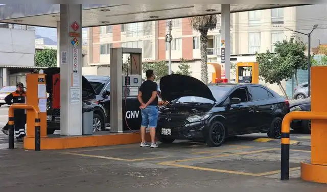 Actualmente, el GNV se encuentra a 1.73 soles por metro cúbico en el grifo Repsol, ubicado en la avenida Óscar R. Benavides, en el Cercado de Lima.
