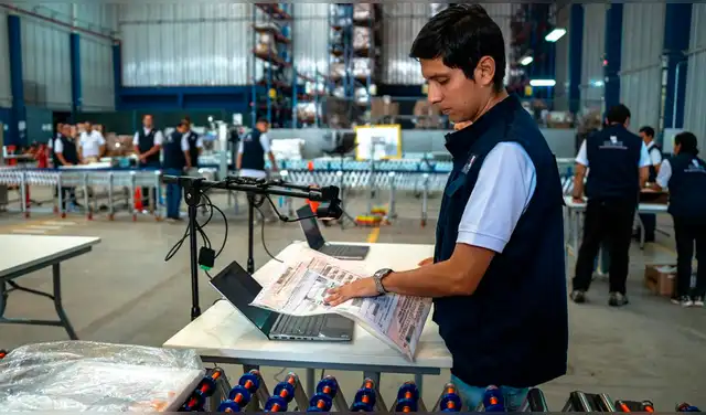 El nuevo proceso incorpora tecnología de identificación por radiofrecuencia. Foto: John Reyes, La República  