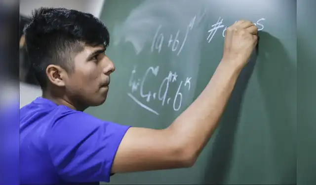 Cristhian Mauricio Solórzano contó que su decisión de estudiar medicina surgió luego de enfrentar una apendicitis que requirió una operación de emergencia